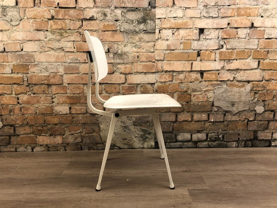 Ahrend Revolt White – Dining chairs, Plastic (photo 3 of 13)