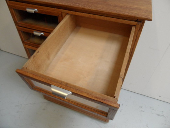 Image 1 of Commode vintage de magasin