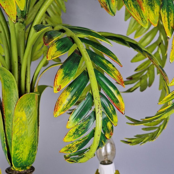 Image 1 of Vintage kroonluchter in palmboomstijl – faux bamboe, metaal, 5 armen – tropisch Hollywood Regency design