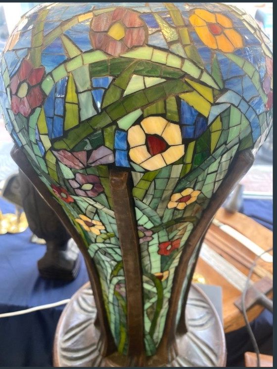 Tiffany Style Elegant Oversized Classical Period Lamp – Table lamps, Glass, Metal (photo 3 of 5)