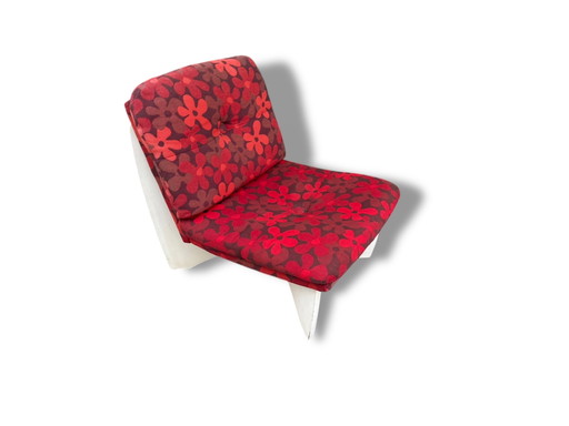 1970s lounge chair in Pril floral design. 4 available.