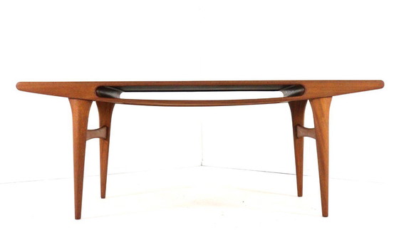 Image 1 of Table basse vintage « Smile » dans le style de Johannes Andersen