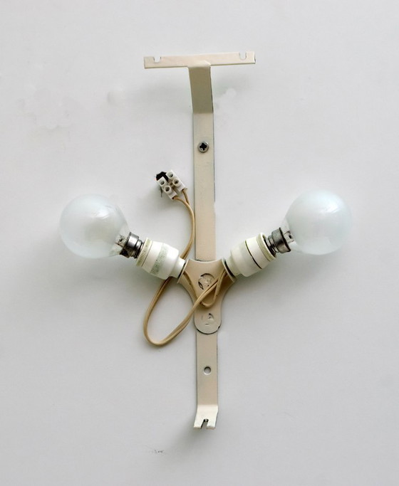 Image 1 of Sconcerto italiano di metà secolo in ottone e vetro acidato curvato, anni '50