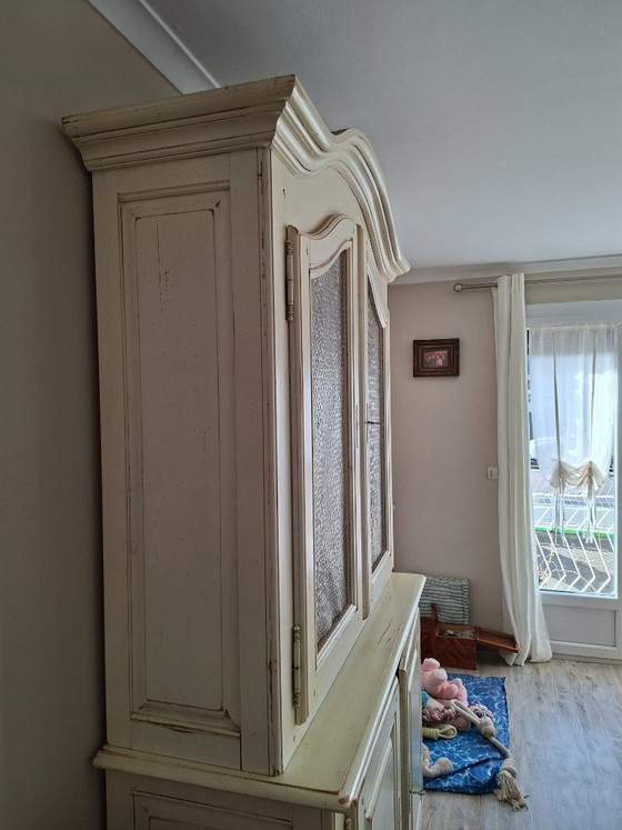 Cremefarbener zweiteiliger zerlegbarer Geschirrschrank aus Holz, Vitrine, Rustic (Foto 4 von 5)