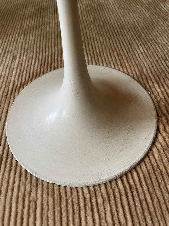 Image 1 of Marmeren Tulip bijzettafel, Saarinen/Knoll met Arkana voet.