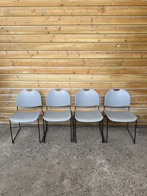 Set mit 4 originalen Comforto Stapelstühlen