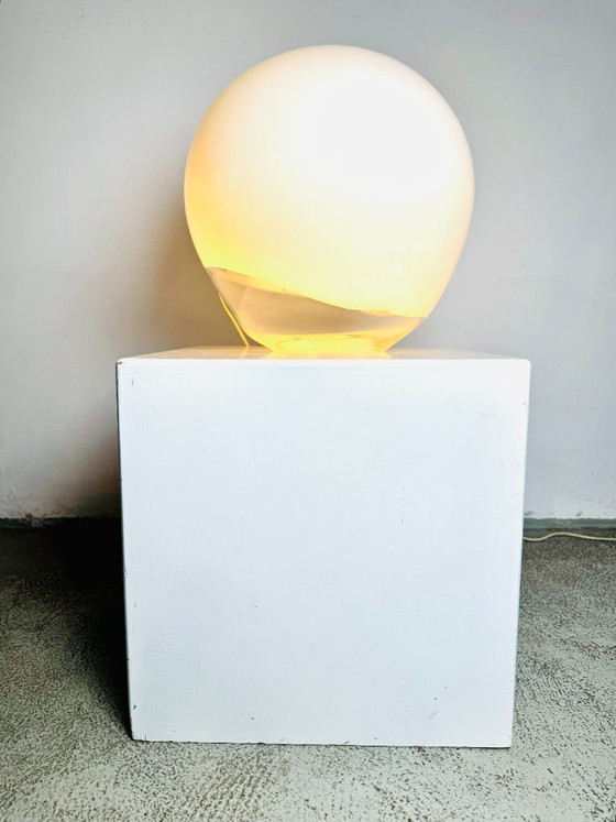 Large 'Nessa' Murano Glass Sphere Lamp in Opal White by Gino Vistosi for Vistosi, Italy, 1970s – Table lamps (photo 3 of 7)