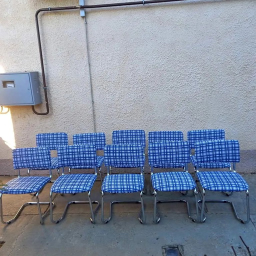 1 de 10 Chaises Cantilever Vintage Empilables en Chrome avec Tissu à Carreaux Bleus, Années 70