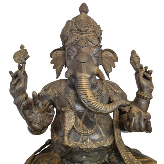 Ganesha in Lalitasana – fire-gilded bronze temple statue (Nepal/India, traditional work) – Sculpture (photo 8 of 8)