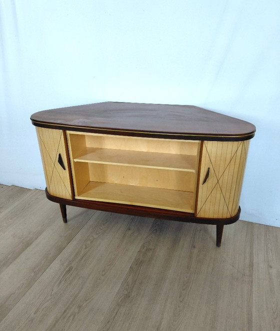 Image 1 of Armoire d'angle des années 50 avec barre secrète