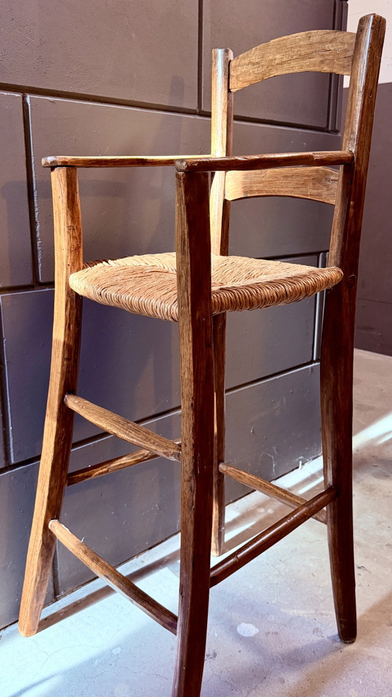 Uniek hoog rietenstoeltje – Eetkamerstoelen, Wicker, Wood (photo 7 of 9)