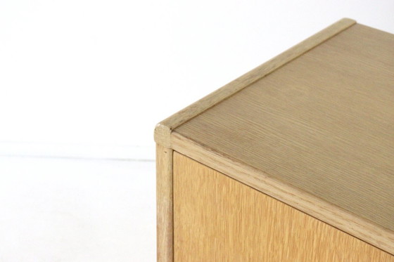 Image 1 of Eiken compact sideboard kast dressoir 'Finne' vintage