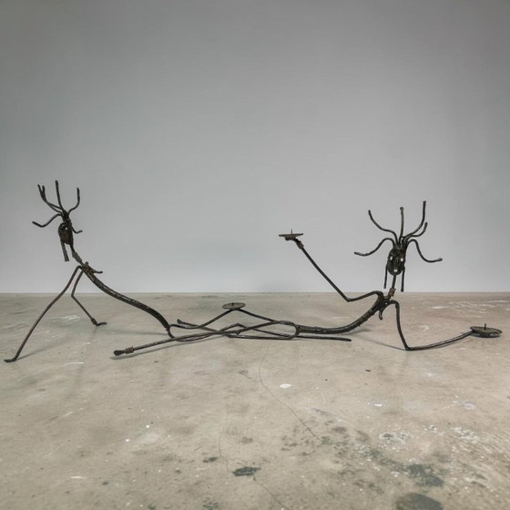 Image 1 of Brutalistische Tribale Vrouwen Metalen Kandelaarset