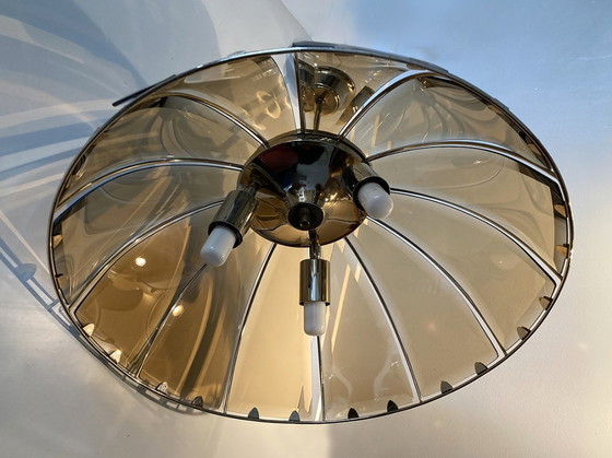 Image 1 of Lampadario a cupola in vetro e metallo dorato.1970.