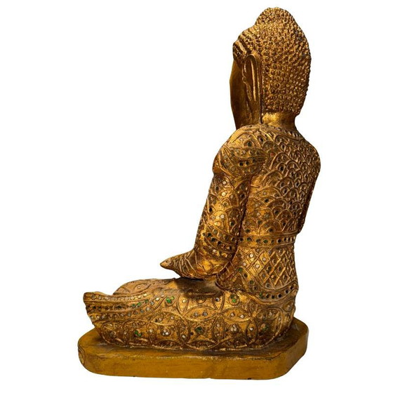 Estatua antigua de Buda Mandalay birmano – Madera dorada con decoración de vidrio – Myanmar c. 1880–1920 (photo 6 of 9)