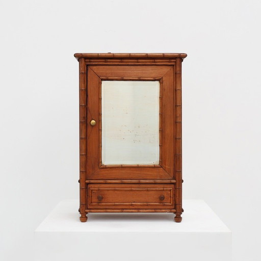 Apothekerskastje in imitatiebamboe met spiegel en lade, Frankrijk 1900