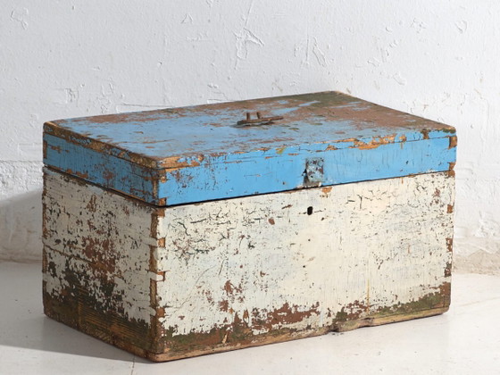 Antique painted small chest in pine wood – Poland, circa 1930 – Chest of drawers, Iron, Rustic (photo 2 of 40)