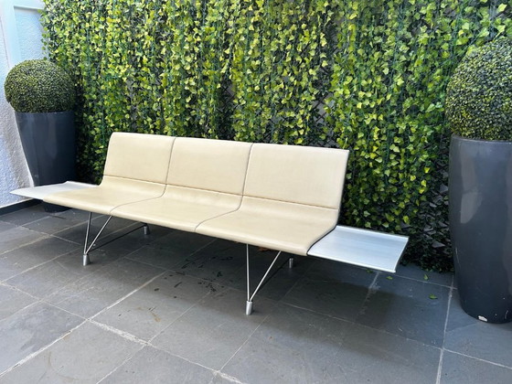 Image 1 of Panca in pelle a 3 posti + 2 comodini