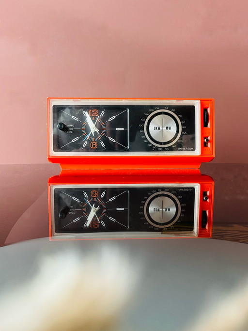 Vintage Quelle Universum FM/AM radio