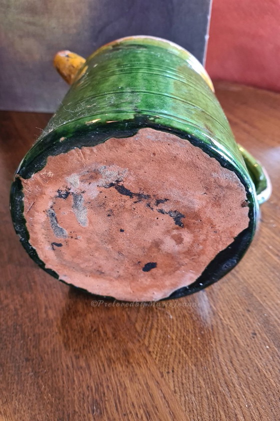 Image 1 of Pichet ancien en faïence française de couleur verte et jaune ocre