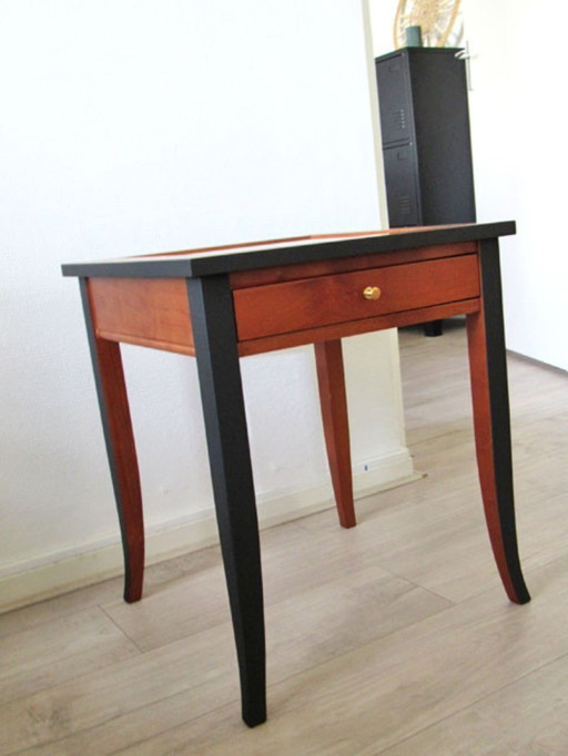 table d'appoint / secrétaire noble avec placage en noyer