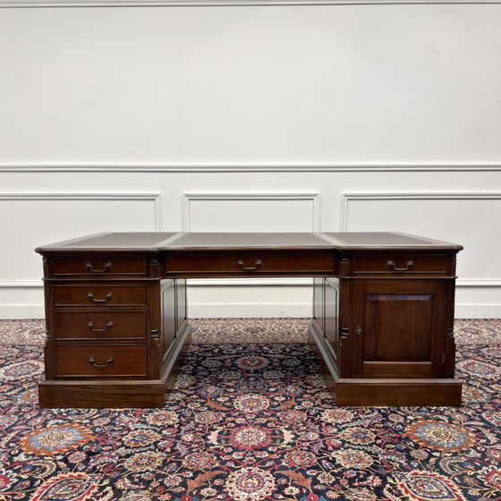 Scrivania da partner inglese classica molto grande – Scrivanie, Leather, Wood (photo 3 of 20)