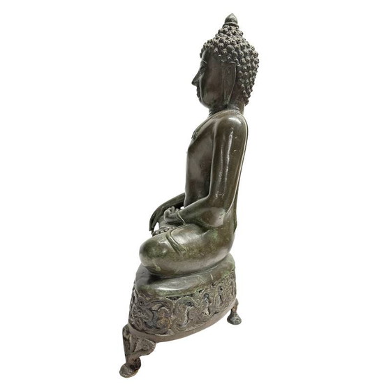 Monumental Buda Shakyamuni de bronce fundido S. XIX sobre trono de altar calado – Estilo Lan Na / Tibetano (photo 11 of 11)