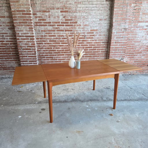 Henning Kjaernulf, Vejle Danemark, table vintage années 60