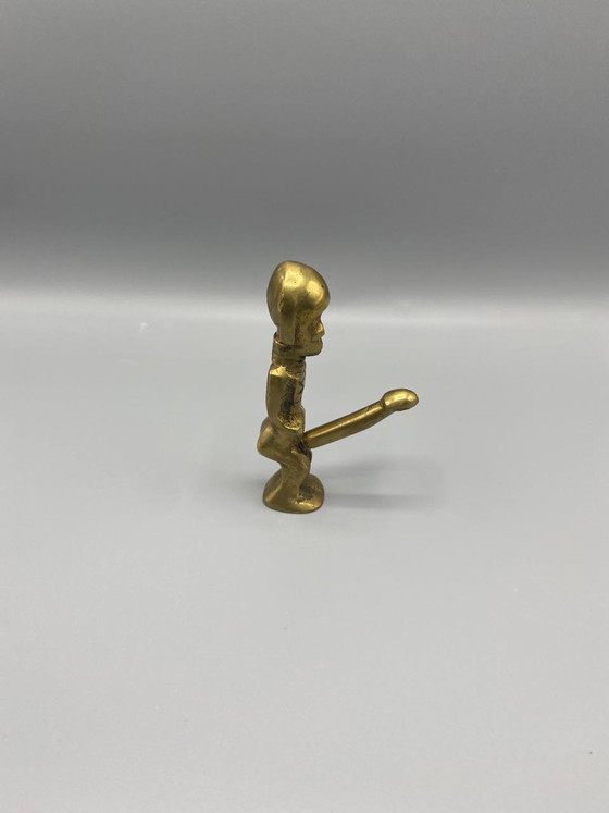 Anthropomorphe Figur aus vergoldetem Messing – Stammeskunst, Kuriosität – 20. Jahrhundert – Dekorative Objekte (photo 2 of 5)