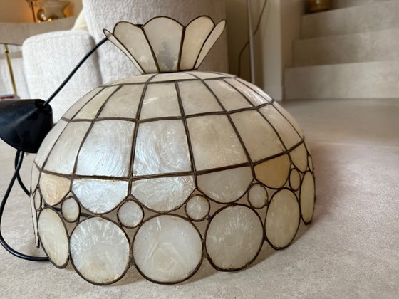 Vintage Capiz Shell Pendant Lamp - Tiffany Mother-of-Pearl Lamp – Metal (photo 3 of 5)