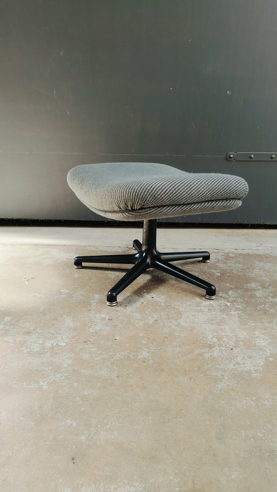 Image 1 of Artifort Poef Harcourt F141