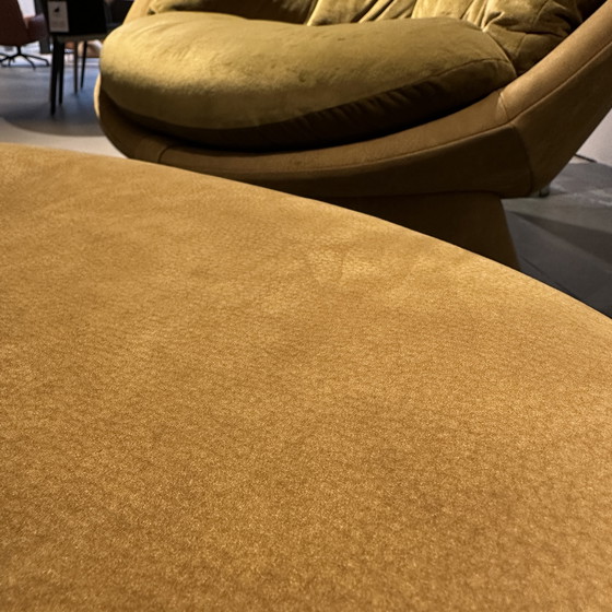 Image 1 of Montis Fabian armchair with ottoman