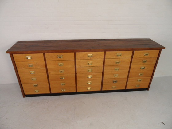 Mobile da negozio vintage con 30 cassetti – Cassettiere, Wood, Klassiek (photo 10 of 12)