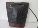 Borsa a tracolla Guy Laroche Paris, modello a secchiello, in pelle di struzzo, stile vintage.