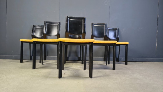Image 1 of Vintage eetkamerstoelen van zwart leer en gele stof, set van 6, jaren 80
