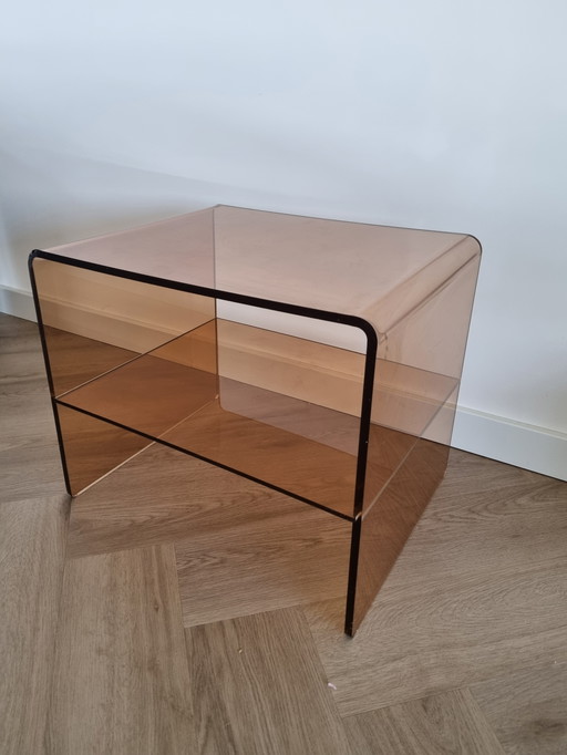 Tavolino vintage in plexiglass acrilico con vetro fumé