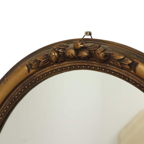 Image 1 of Espejo ovalado francés dorado de 58 cm