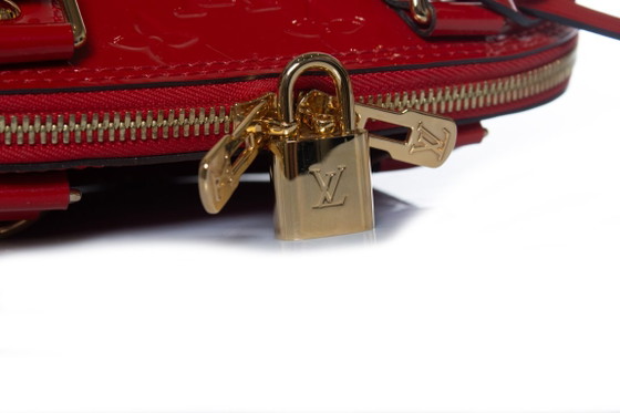 Louis Vuitton, Monogram Vernis Alma BB in Cerise – Top handle bags, Calfskin (photo 13 of 13)
