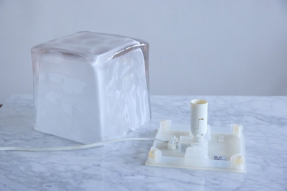Image 1 of Icecube lamp Ikea