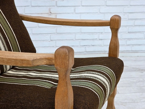 Image 1 of Sillón danés de los años 70, tapizado original de lana a rayas, madera de roble tallada.
