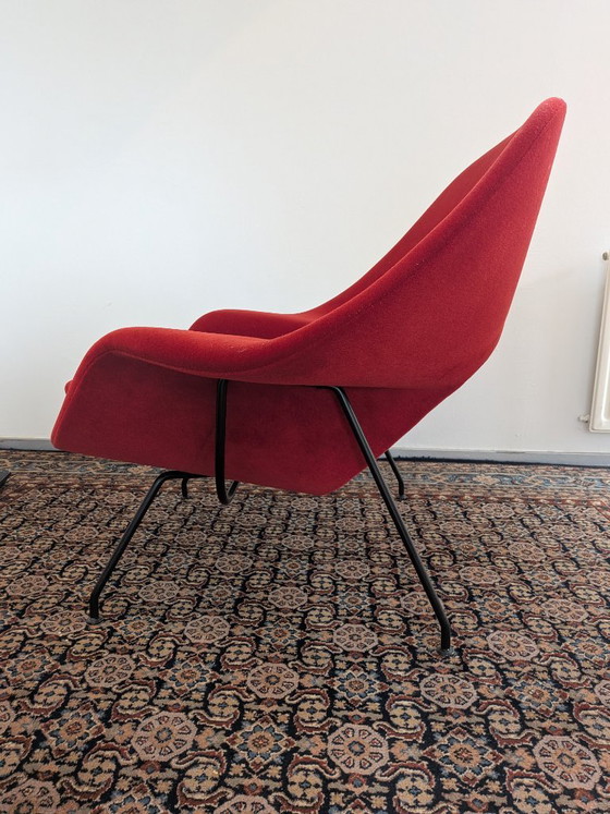 Knoll Womb Chair in rood alpaca - Eero Saarinen – Stoelen / fauteuils, Metal, Textile (photo 7 of 10)