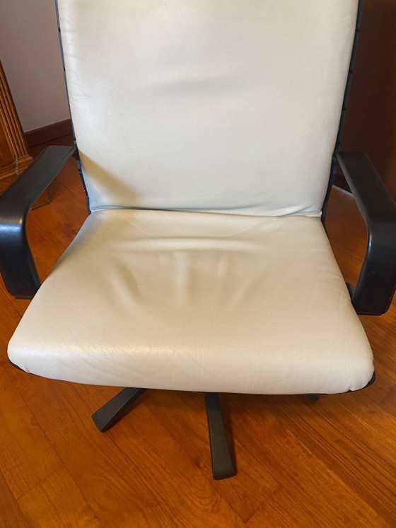 Image 1 of Poltrona Frau Antropovarius Lounge Chair + Ottoman - Ontwerp F.A. Porsche