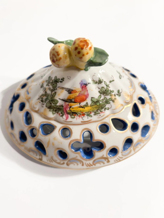 Vase brûleur à parfum en porcelaine française peinte à la main, années 1920 – Objets déco (photo 19 of 19)