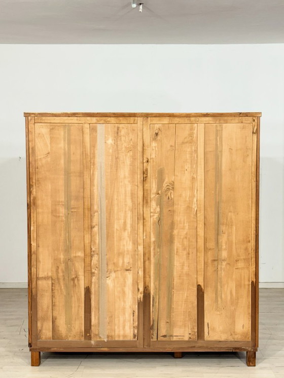 Image 1 of Bellissimo armadio di metà secolo / mobiletto in legno / armadio per la biancheria / armadio da camera da letto vintage