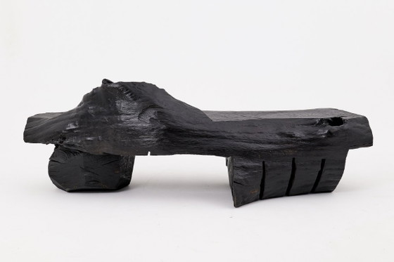 Image 1 of Panca in legno massello carbonizzato di Logniture – Seduta scultorea moderna e organica