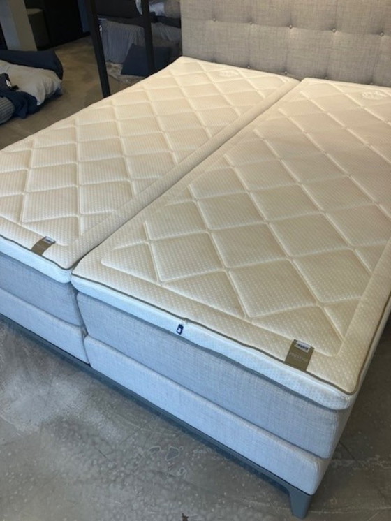 Image 1 of Auping Criade Boxspring quadrato 180x200