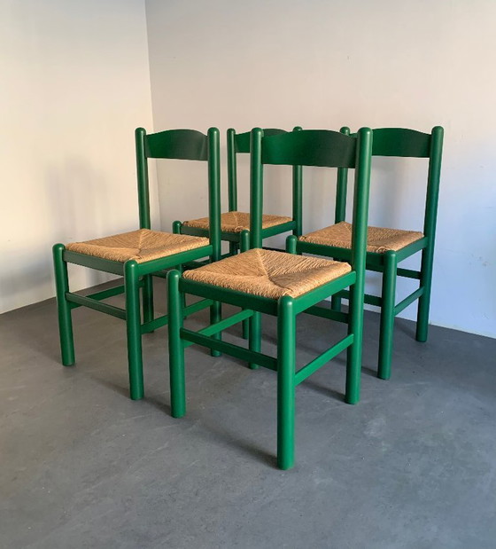 Image 1 of 4 Italiaanse stoelen van hout en riet.