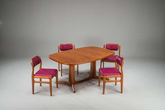 Image 1 of Juego de 4 sillas de comedor de teca de mediados de siglo de Johannes Andersen para Uldum