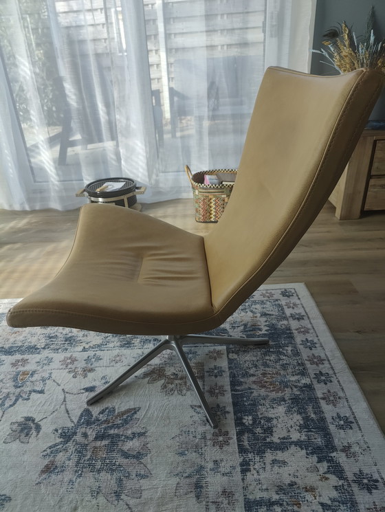 Image 1 of Conform leather swivel chair