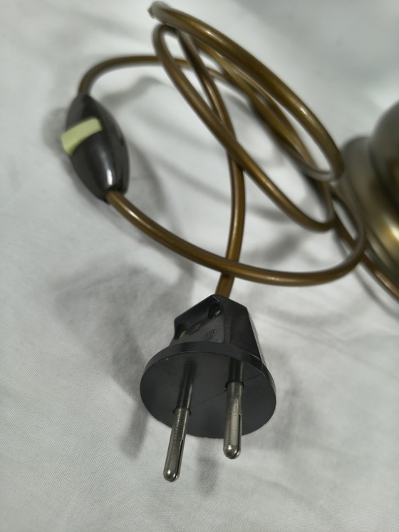 Image 1 of Lampe de table lanterne vintage en laiton avec globe en verre et porte-bougie